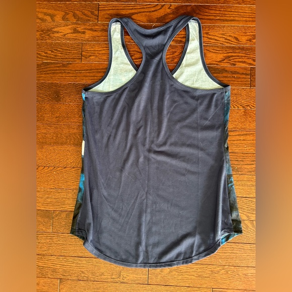 EUC Hot Topic DISNEY Tank Top Size Small The Little Mermaid - Picture 6 of 6